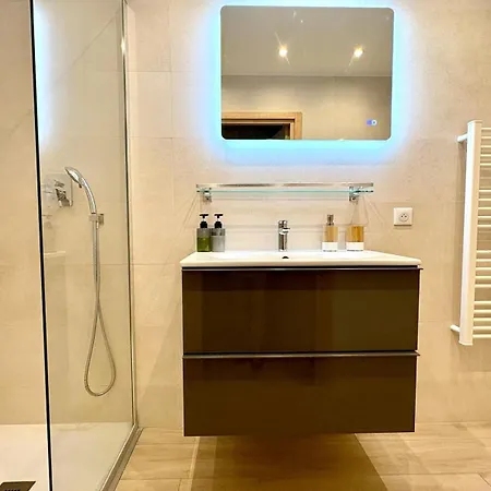 Апартаменты Beautifull Delille Flat